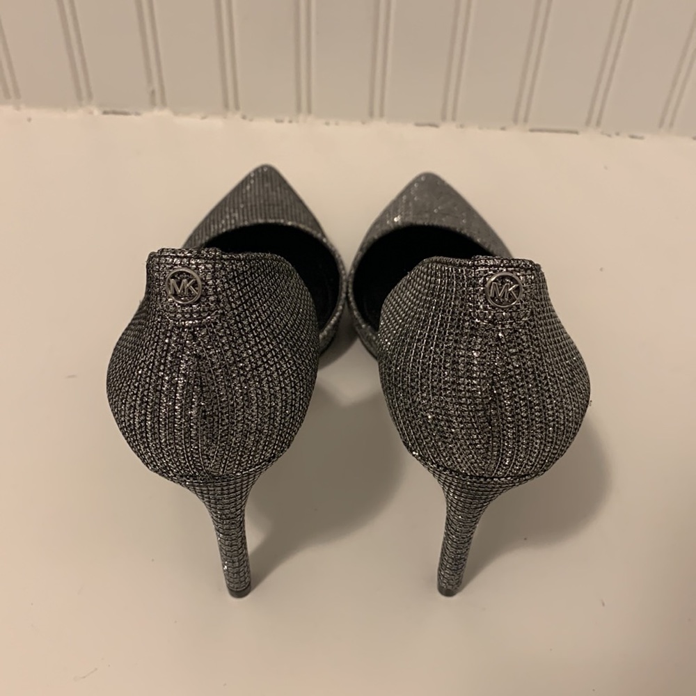Michael Kors Silver shoes size 7M NEW - Picture 4 of 4